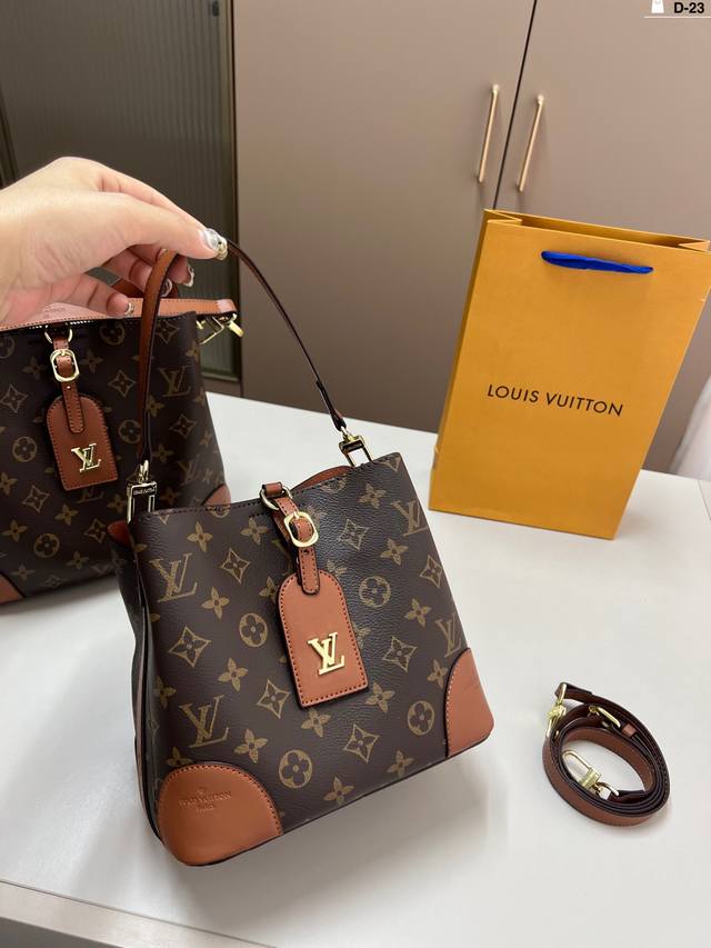 小 Lv中古水桶包手提斜挎超级实用，系运动与时装皆可 超大容量手挽带可手提单肩斜挎 D-23尺寸20×19 24×22折叠盒