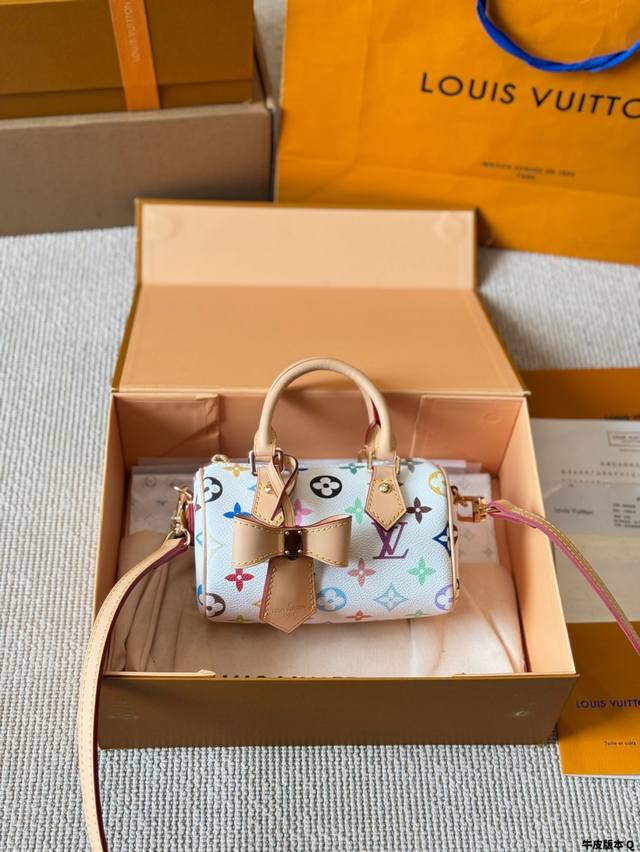 牛皮版本 Lv Nano Speedy 16 村上隆白三彩 枕头包 Lv 新款系列 枕头包 手袋,全网首发 Lv Speedy Nano 枕头包这款Retiro 牛皮版本 Lv Nano Speedy 16 村上隆白三彩 枕头包 Lv 新款系列 枕头包 手袋,全网首发 Lv Speedy Nano 枕头包这款Retiro