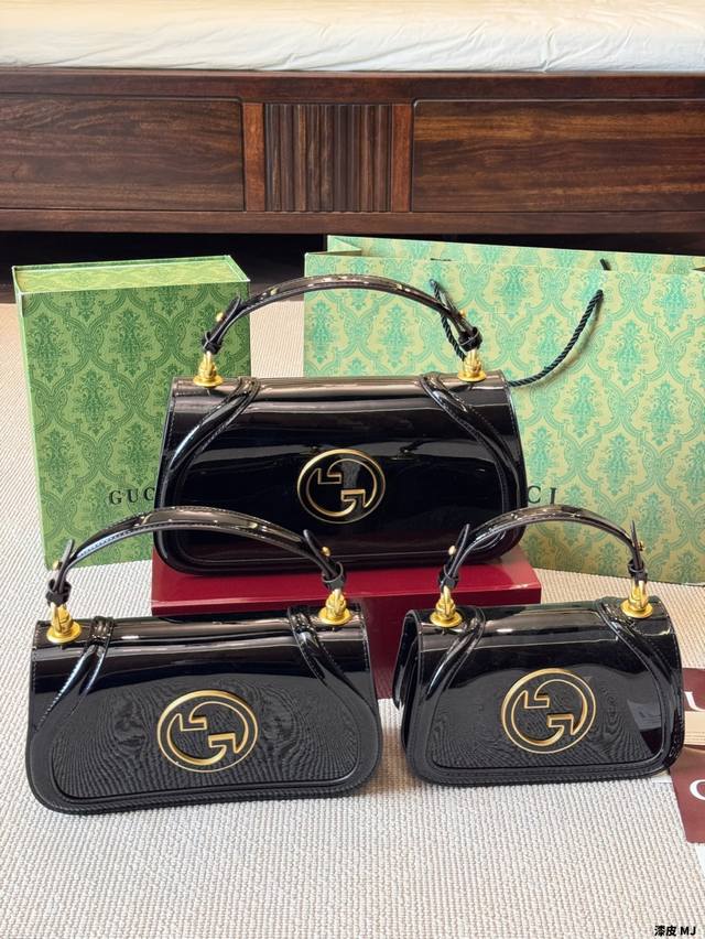 S51秀款Blondie 来袭！怀旧与现代时尚 20世纪70年代初，Gucci品牌创造了一个新的圆形迭代 版本的 1Ogo-Interlockingg，并由此推