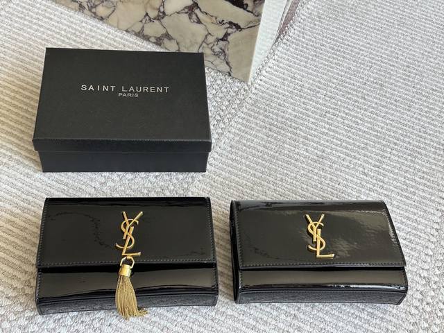 流苏 配盒 静版190 配盒 Size：22*12Cm Ysl Woc信封包 Kate 漆皮搭配非常有质感！ 看起来质感特别好！耐磨耐用！ 斜挎腋下