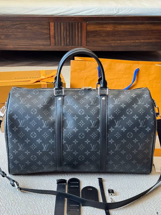 Lv 限量款 Keepall 50旅行袋 机场包 无论版型 内里和专柜毫无差别 真正原版复刻 内里可拆卸 火遍全球的爆款机场大包 机车女神包 明星同款 贵气而充