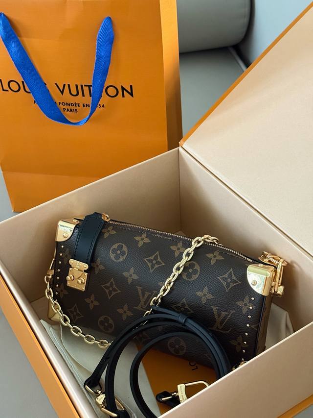 配盒升级版 全铜五金 Size：23*12Cm 太精致啦~ 25Ss早春走秀款横款小箱子 L家 Side Trunk谷爱凌盒子包 箱子包容量又实用又好凹造型