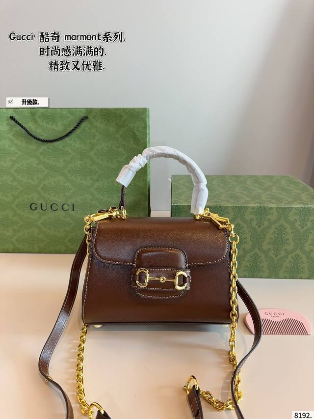 配礼盒. [新款]Gucci古驰 新款手提包.太适合春夏啦 单肩包斜挎包 相机包 美到无法无天的款式 今年简直引领时尚最In元素 做了几个月的款，质量一直在升级