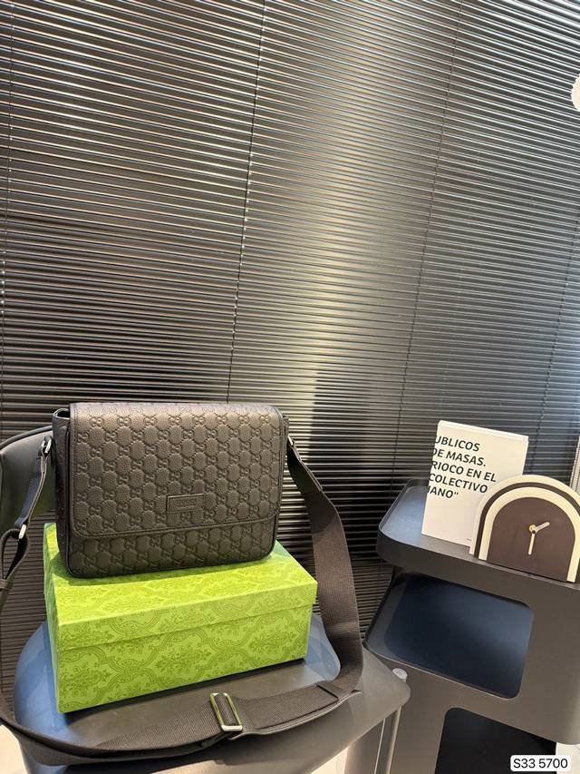 配盒子 酷奇邮差包！男士邮差 简单的搭配就很帅气！ 不容易撞包的款式 尺寸28 22 货号5700