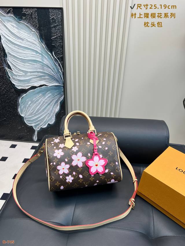 配折叠盒 Lv Speedy25 村上隆樱桃波士顿枕头包经典重现，轻便又时尚~肩带可调节，可手提，可拆卸！ 浓浓复古风，时尚百搭，超级实用！ 尺寸25.19Cm