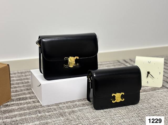 配盒子 今年的赛琳Celine凯旋门系列必须种草,太好看啦!火爆全球的它已经有众多博主,网红都在纷纷打卡。每一款凯旋门都有它独特的魅力,这款豆腐包真心好看,休闲 配盒子 今年的赛琳Celine凯旋门系列必须种草,太好看啦!火爆全球的它已经有众多博主,网红都在纷纷打卡。每一款凯旋门都有它独特的魅力,这款豆腐包真心好看,休闲