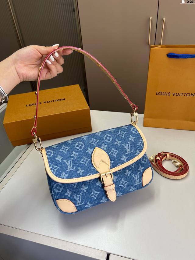 Lvdiane丹宁牛仔系列法棍包 单肩斜挎腋下包搭配刺绣肩带 配2个肩带 都可以拆卸 D-23尺寸25×14折叠盒飞机盒