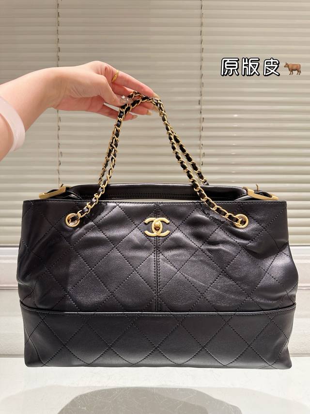 头层皮 Chanel25S手柄饭盒包 慵懒随性又好背 上身满满的惊喜 高级慵懒又随性 彻底心动的一只 Size: 36.23Cm 头层皮 Chanel25S手柄饭盒包 慵懒随性又好背 上身满满的惊喜 高级慵懒又随性 彻底心动的一只 Size: 36.23Cm