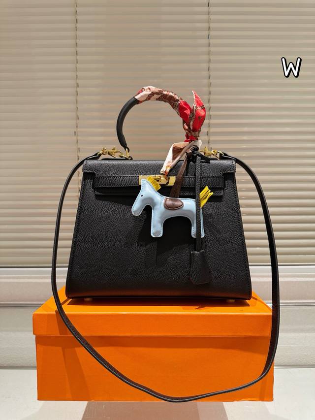 配盒 爱马仕凯莉包 又甜又酷 一整个爱住 经典百搭 是每个潮酷女孩必备 尺寸28Cm