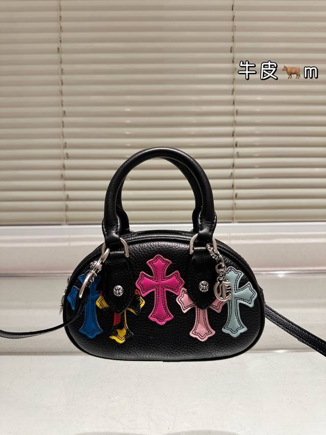 头层牛皮 Chrome Hearts 克罗心 新款 注意对版!顶级专柜五金,超级舒适手感柔软皮质超有弹性 。顶级做工精致每个细节到位 尺寸 19.12Cm 头层牛皮 Chrome Hearts 克罗心 新款 注意对版!顶级专柜五金,超级舒适手感柔软皮质超有弹性 。顶级做工精致每个细节到位 尺寸 19.12Cm