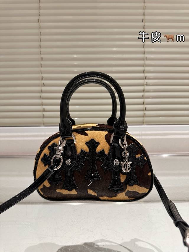 头层牛皮 Chrome Hearts 克罗心 新款 注意对版！顶级专柜五金，超级舒适手感柔软皮质超有弹性 。顶级做工精致每个细节到位 尺寸 19.12Cm