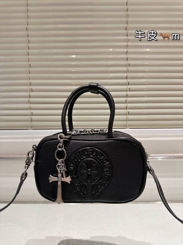头层牛皮 Chrome Hearts 克罗心 新款 注意对版！顶级专柜五金，超级舒适手感柔软皮质超有弹性 。顶级做工精致每个细节到位 尺寸 21.12Cm