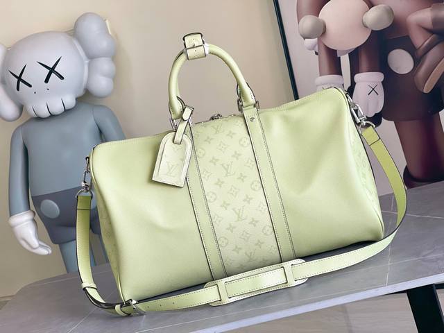 头层皮 顶级原单路易威登经典 Keepall 45尺寸旅行袋款号14124 浸染宛如朝阳的粉彩色调，活力迎接 春季。Monogram 帆布呈现柔和光彩，随身上机