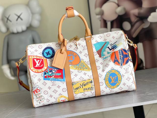 顶级原单M14736 本款用单体画布缝制的“基波尔45”。Louis Vuitton旅行贴纸包，营造出华丽的氛围，是任何旅行者的完美选择。进一步提升复古风的魅力