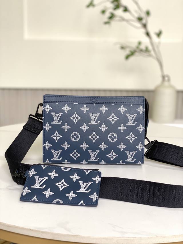 大特价 全新包不退换 83384 22 X 14.5 X 4.5 厘米 长度 X 高 X 宽 Monogram Shadow 牛皮革 牛皮革饰边 织物内衬 金属