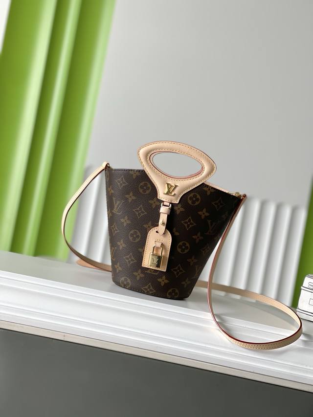 厂价 。 最高版本原厂皮顶级原单配专柜全套包装 顶级原单 变码芯片 实物实拍 M14680 尺寸: 18×7×12Cm Rivage Bb 老花菜篮子