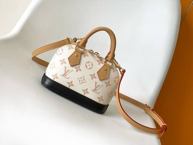 60960白彩 迷你贝壳包 顶级原单实拍 M82717老花对版 对花M46895 本款 Nano Alma 手袋浓缩 Alma 手袋的经典构型，为 早春秀场的