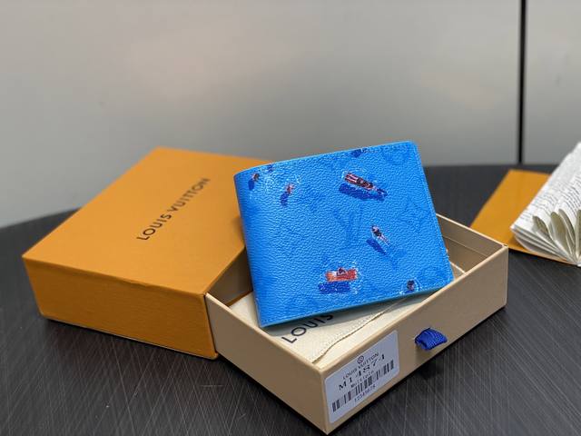 出厂价P 顶级原单 M14874蓝色 度假系列短款西装夹 当季新款 Slender 钱夹 M14873 M14874 M14879 M14875 本款 Slen