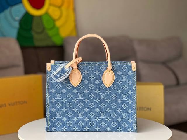 顶级原单型号： M46871 蓝色牛仔 丹宁四方包系列 Onthego 中号手袋 蓝色 丹宁牛仔布 本款 Onthego 中号手袋以砂洗效果 Monogram