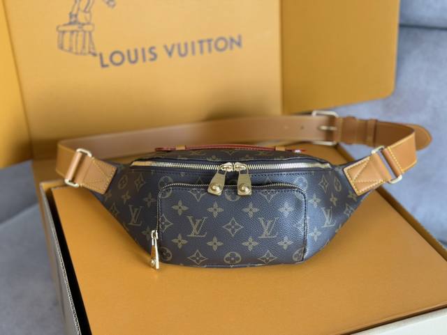 顶级原单变码芯片♀ Rush 腰包 型号：M14019腰包 本款 Rush 腰包取材柔软 Monogram 帆布，兼具功能考量与潮流格调。珠饰拉链头开启拉链前袋