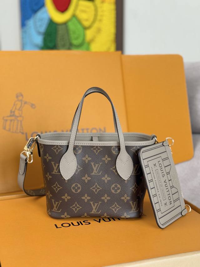 全钢五金顶级原单变码芯片型号：M12109卡其小号双面购物袋Neverfull BandoulièRe Inside Out Bb 手袋本季演绎经典设计的双面版