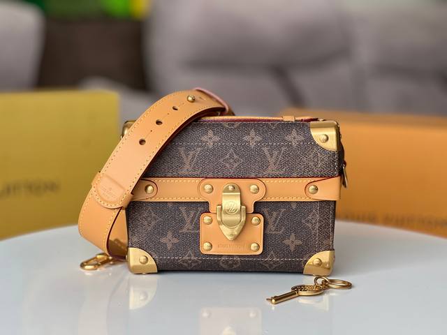 顶级原单全钢五金 型号：M11535老花 本款 Soul Trunk 手袋取材 Monogram Dust 帆布，以皮革和金属件的做旧质感映衬褪色 Monogr