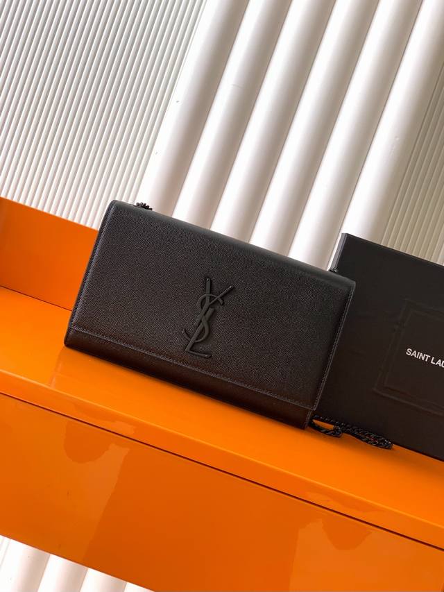 P 独家背景 克球纹 枪 Y家最经典的款式Kate链条斜挎包！每个女孩衣柜都必备一个的百搭款式！高质量原厂南非牛皮，耐磨耐刮，不用特意精心爱护相信我Kate绝对