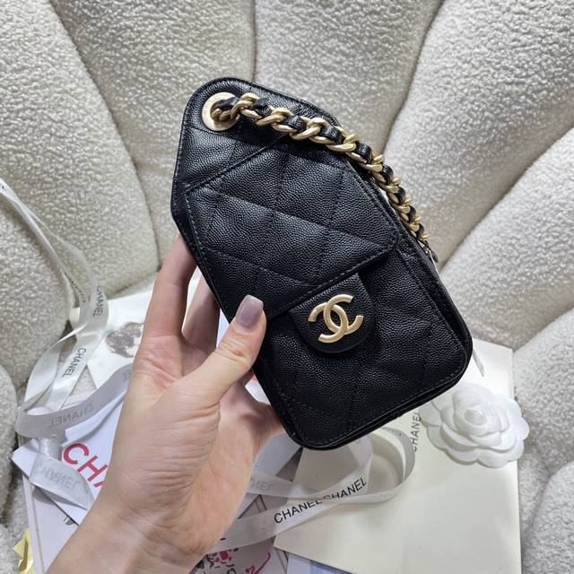 迷你號 5631 克色Ohanel25A春夏牛仔新款嬉皮 亮面黑金 随性慵懒的包型当之无愧的春夏度假王者了 ！知性优雅大女主典范 不仅仅是美观更是实用主义完全契