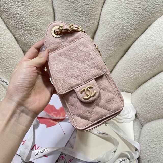 迷你號 5631 粉色Ohanel25A春夏牛仔新款嬉皮 亮面黑金 随性慵懒的包型当之无愧的春夏度假王者了 ！知性优雅大女主典范 不仅仅是美观更是实用主义完全契