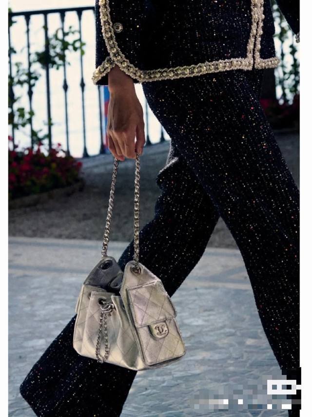 5631版 银色五金 独家出货 银色皮 Ohanel 26A迷你版Mini 24K电镀 手感柔软细腻少 拿货前请认真阅读！什么是价值所在、因为要做的皮质与Z P