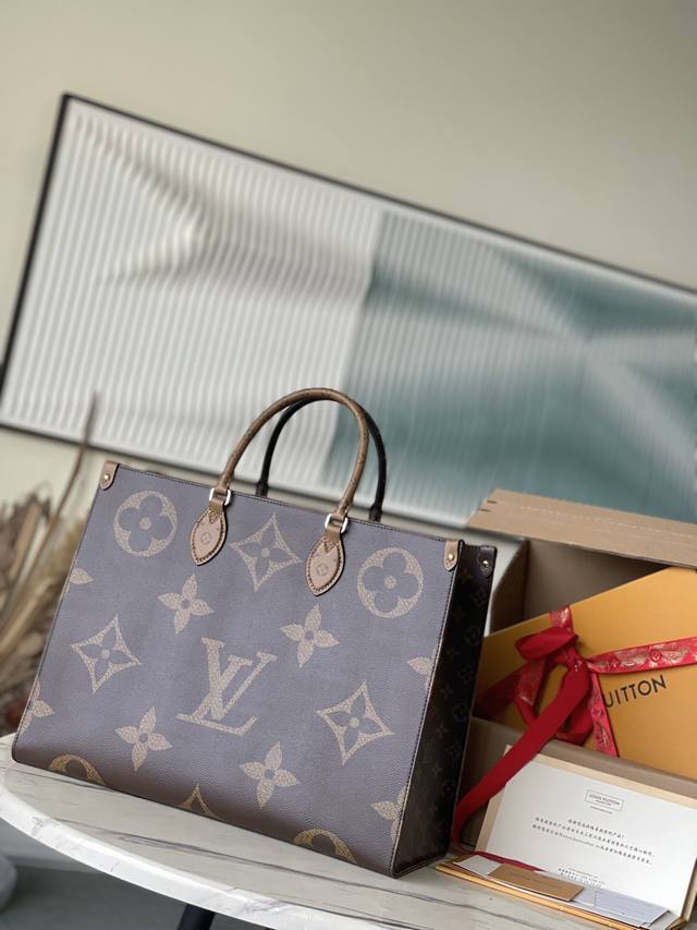 顶级原单 花肩带 M44576 老花 支持专柜验货 免税货拍摄图跟产品一致无拆包装。该产品为市场独家免税货属最高端产品.支持验货.本产品已通过严格检验无瑕疵、触