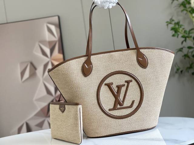 顶级原单复刻M59963路易威登重新诠释了夏日的主食，拉菲亚沙滩包。光滑的皮革装饰和细节为这款宽敞的模特增添了优雅，是阳光明媚的日子、城市街道或海边的理想休闲别