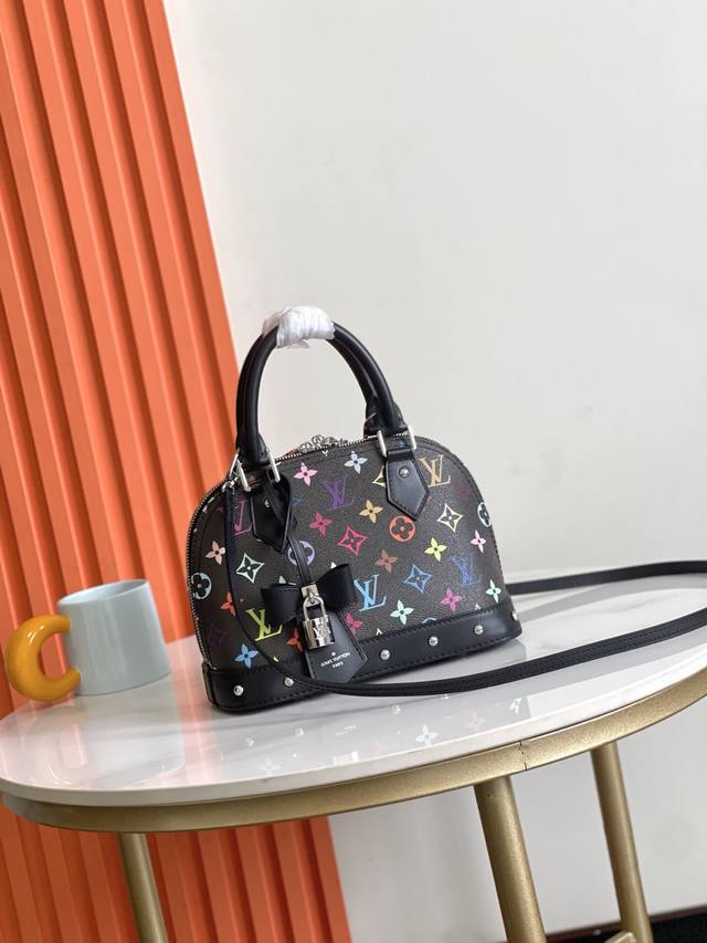 顶级原单，动态芯片，半钢五金，M13078本款 Alma Bb 手袋洋溢路易威登 X 村上隆合作系列的欢欣格调，巧妙回溯 1930 年代的装饰艺术风格设计。Mo