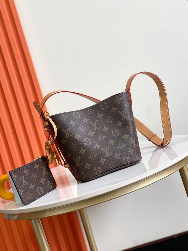 顶级头层，动态芯片，半钢五金M13089 M12925本款 All In Bb 手袋为 Monogram 帆布搭配亮泽金属件，以标志性挂锁和名牌彰显经典格调。可