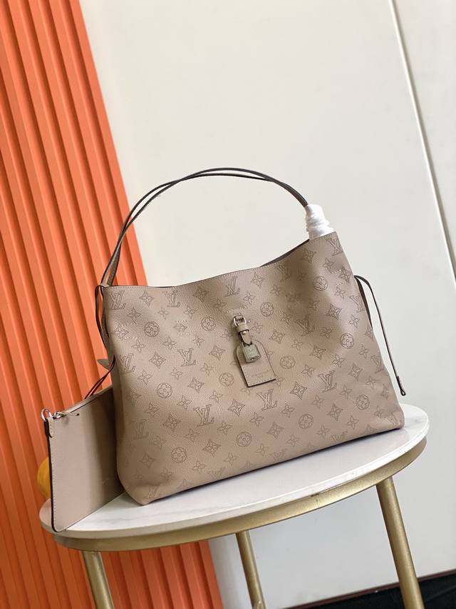 顶级原单，163动态芯片，半钢五金，M13179黑色 M13180灰色 Mahina系列欢迎Boundless手袋 一款多功能的日常设计。它由House标志性的