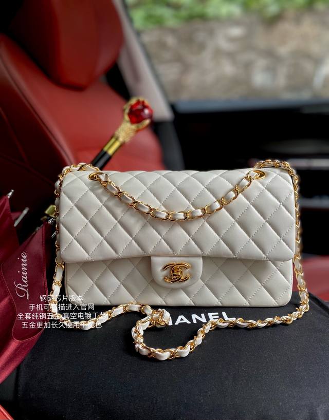 经典Cf1112 白色 原厂进口羊皮 钢印芯片版本 手机可以扫描直接进入官网查询 24K金真空电镀 五金出炉都经过特殊的封釉处理 更加长久使用不褪色 全套全配纯