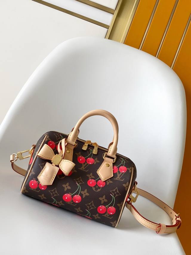 M13094 顶级原单 动态163 本款 Speedy BandoulièRe 手袋取材经典 Monogram 涂层帆布，以路易威登 X 村上隆复刻系列的甜美樱