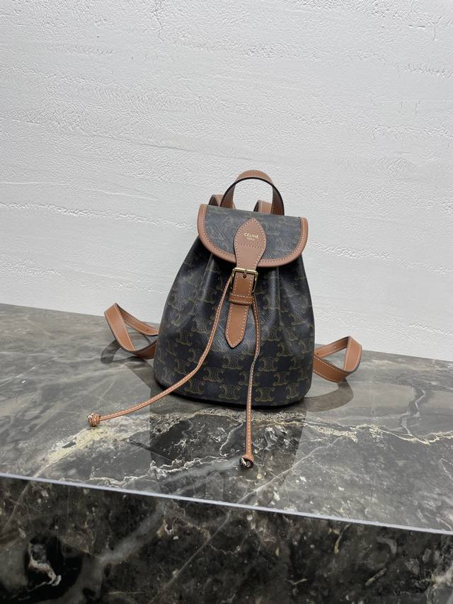 Folco Triomphe Canvas标志印花和牛皮革迷你背包 7 X 8 X 4英寸 17 X 20 X 10厘米 本款型无法装下Ipad等平板电脑 Tr