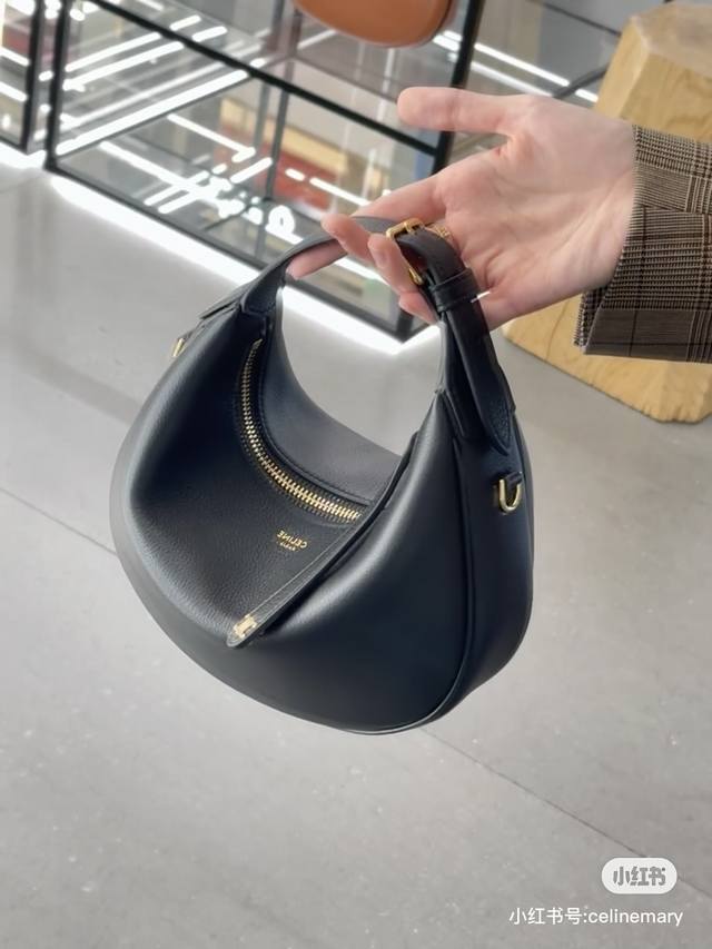 Lulu这款包 还可以带来不经意的松弛感 120723