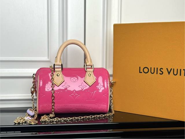 M83000玫红色 顶级原单 动态码 专柜同步电子芯片内码 Nano Speedy是众议院最著名的旅行包之一的微型版本，由柔和的彩色Monogram Verni