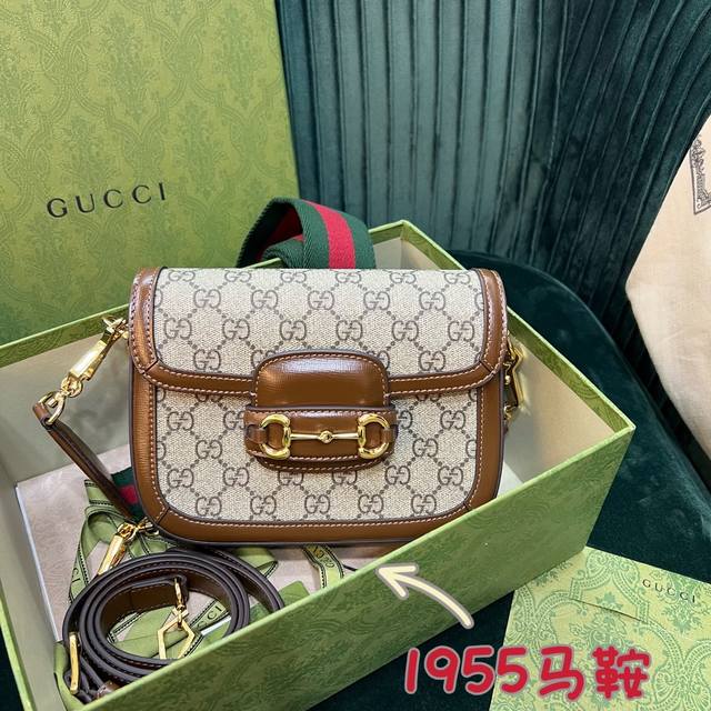 Mini Sac Gg Horsebit马鞍包 原厂皮 顶级 680 论趁热打铁第一名的品牌， 那就一定是非Gg莫属了。 当老花全皮系列人手一只的时候， 195