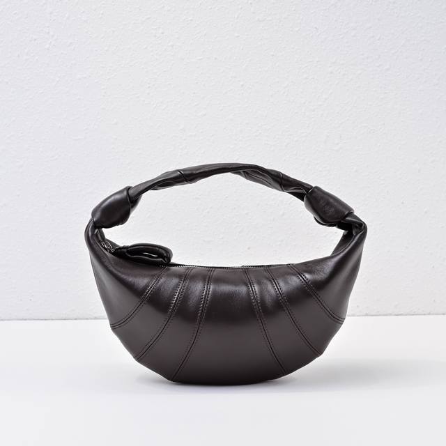 牛角腋下包Mini 材质:A级羊皮 尺寸:28×8×19Cmc600