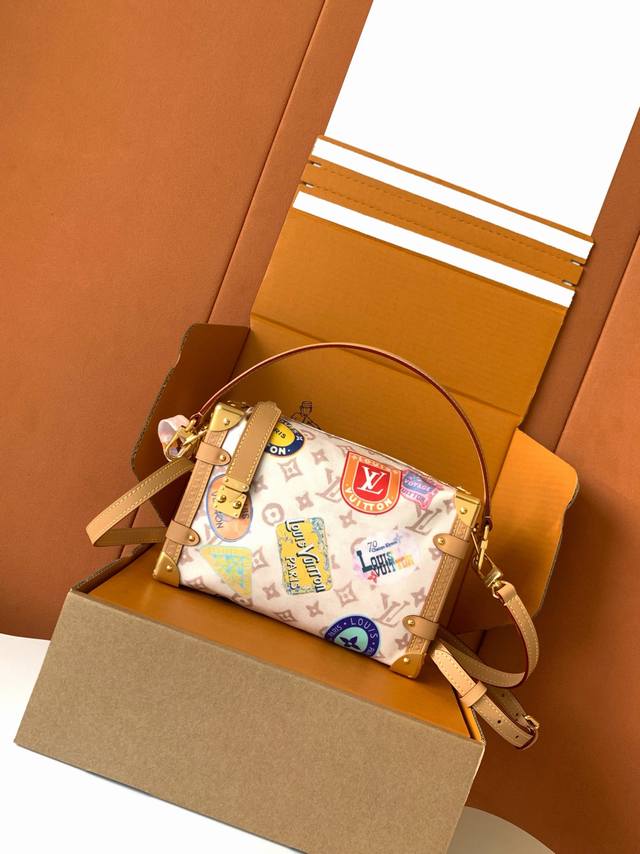 特级全钢 M 6，徽章软盒子 当季新款 Side Trunk Js中号手袋 本款 Side Trunk 中号手袋出自 Flight Mode 系列，令 Mono