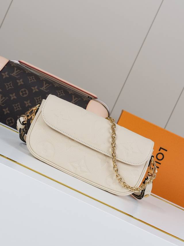 动态163C01芯片 M82210米白 顶级原单 独家背景实拍 本款 Wallet On Chain Ivy 手袋为 Monogram Empreinte 粒面