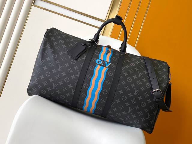 P2540黑花55Cm 163C01变码芯片个性化定制本款 Keepall 55 BandoulièRe 旅行袋选用 Monogram Eclipse 帆布烘托