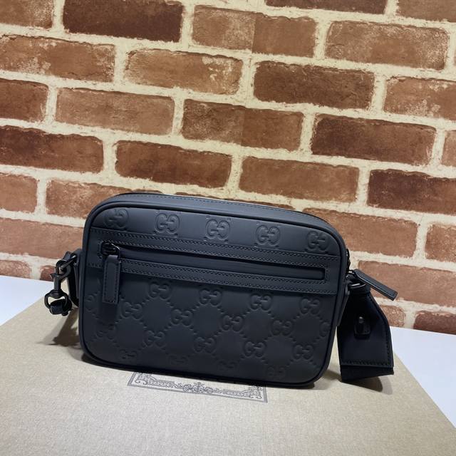 专柜品质，顶级原单货，实物实拍！771293哑克压G,尺寸：宽24X高17X侧宽5Cm,