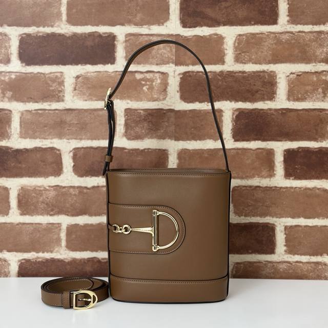 专柜品质,顶级原单货,实物实拍!款号833665棕皮,尺寸:宽18.5X高20X侧宽8.5Cm, 专柜品质,顶级原单货,实物实拍!款号833665棕皮,尺寸:宽18.5X高20X侧宽8.5Cm,