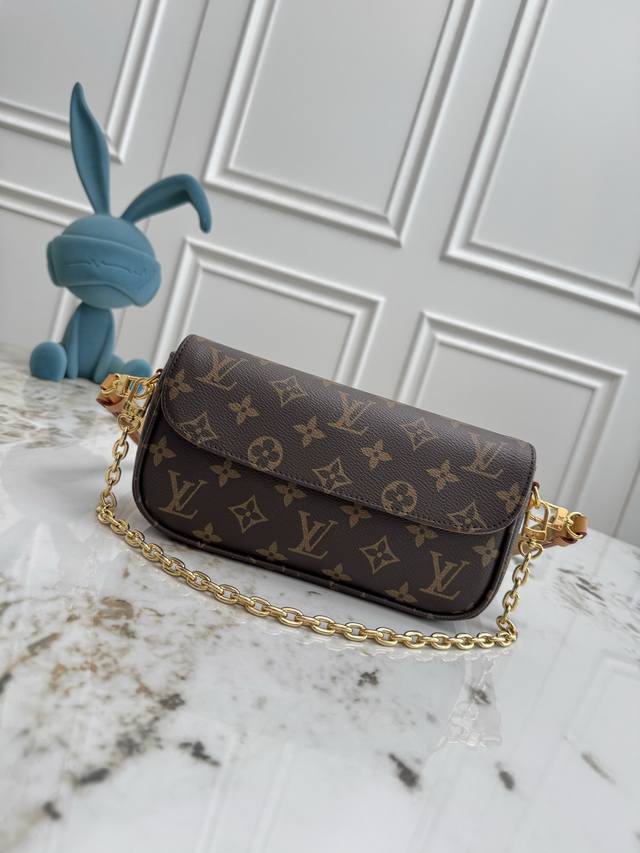 独家背景 动态芯片 顶级原单 M81911 Wallet On Chain Ivy 手袋取材 Monogram 帆布，灵感源自 2000 年代的 Sac Rec