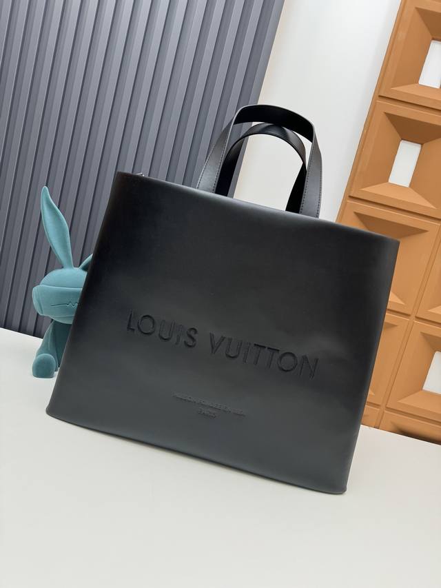 顶级原单 M24457 本款Shopper中号手袋自路易威登购物袋设取灵感，于柔软牛皮革抒写Louis Vuitton和Maison Fondee En1854