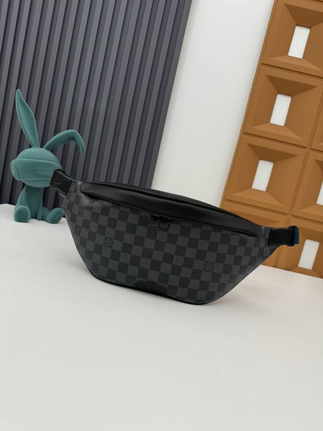 顶级原单M44336老花 M44336黑花 M40187黑格 M44388黑压 Discovery 腰包 胸包 此款Discovery腰包采用柔软的Monogr 顶级原单M44336老花 M44336黑花 M40187黑格 M44388黑压 Discovery 腰包 胸包 此款Discovery腰包采用柔软的Monogr